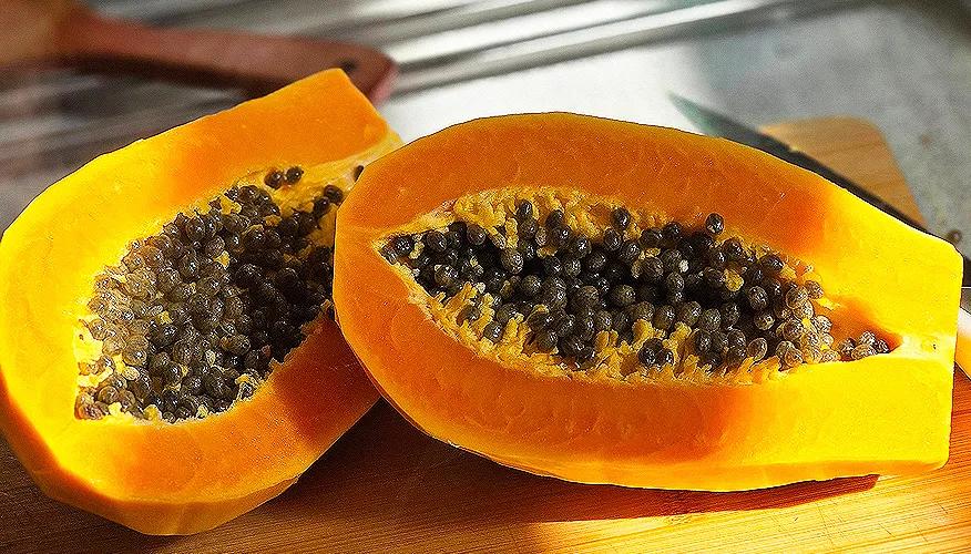 Is ripe papaya safe for pregnant women