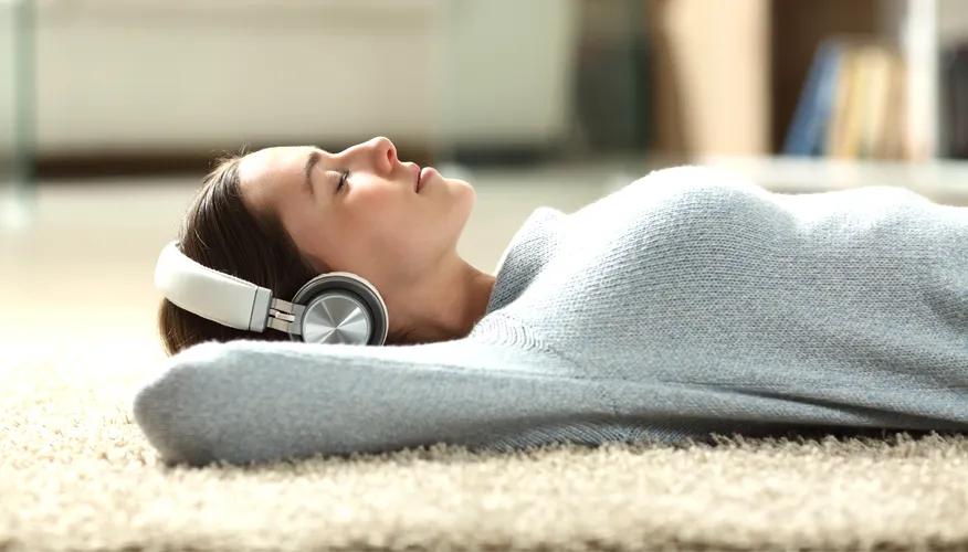 Potential benefits of sleeping on the floor