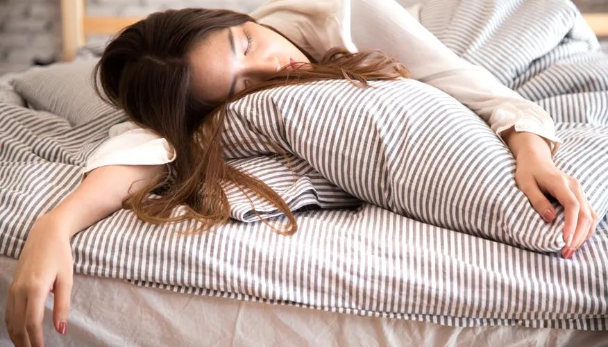Can Sleeping Late Cause Acne?