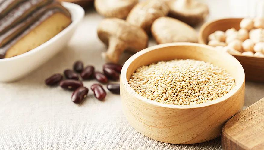 How does quinoa affect blood sugar?