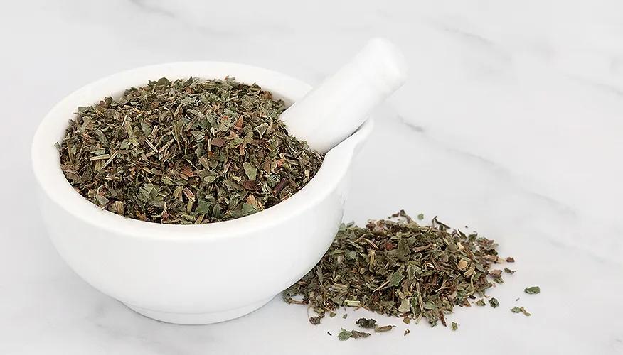 How to incorporate ivy leaf into your diet